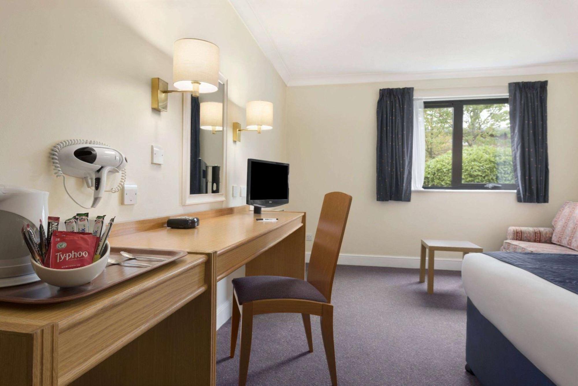 Days Inn Stafford Dış mekan fotoğraf