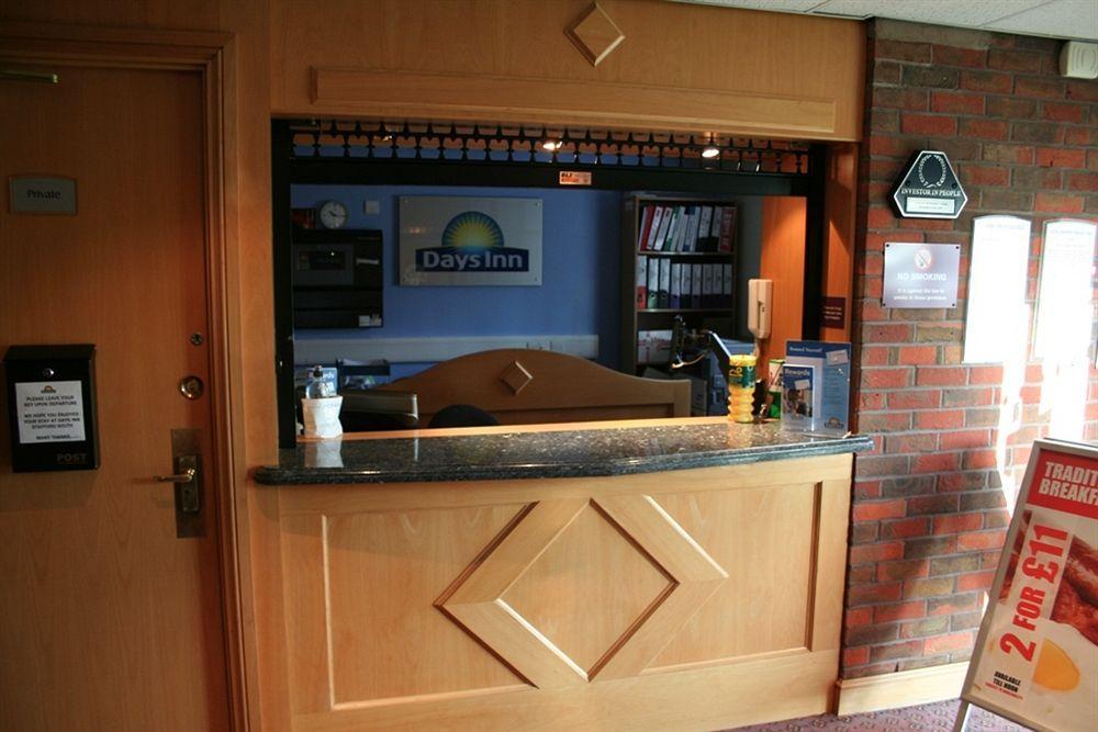 Days Inn Stafford Dış mekan fotoğraf